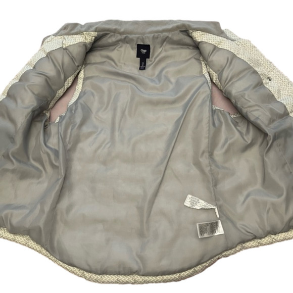 GAP Grey White Puffer Vest Large Outerwear. Zipper & Snap front buttons. Large - Picture 14 of 15